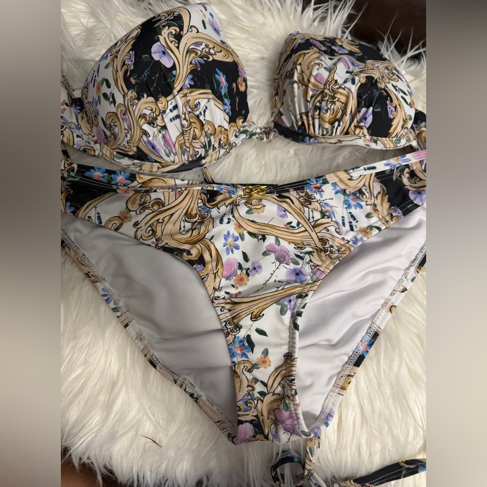 VENUS Elegant Multicolor Bikini Set